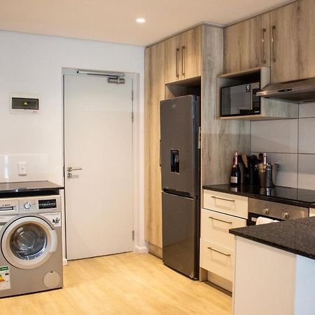 Chic, Central, Family & Group Stay - Stylish 2 Ensuite Bedroom Apartment With Spacious Balcony Fokváros Kültér fotó